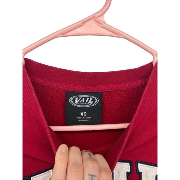 Vail Resort Wear Sweatshirt XS Red Vail Colorado  Crewneck Sweater - Picture 2 of 10